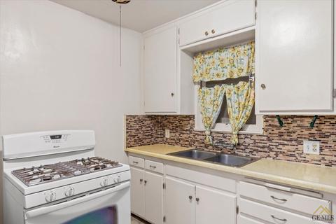 211 Easter St, Bakersfield, CA 93307 photo 14