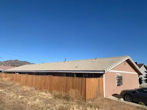 21230 Santa Maria Dr, Tehachapi, CA 93561 photo 8