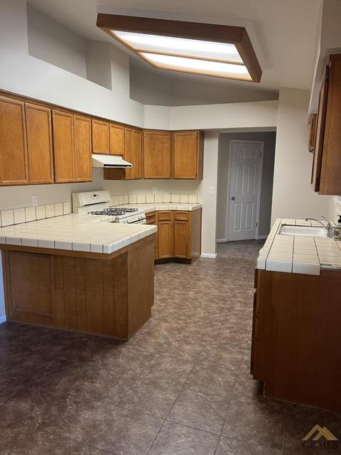 10208 Cave Ave, Bakersfield, CA 93312 photo 12