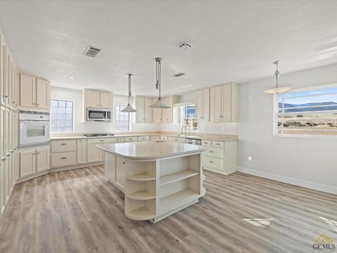 21001 Angel St, Tehachapi, CA 93561 photo 21