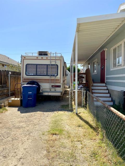 117 Pierce St, Taft, CA 93268 photo 2