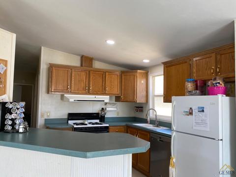 117 Pierce St, Taft, CA 93268 photo 4