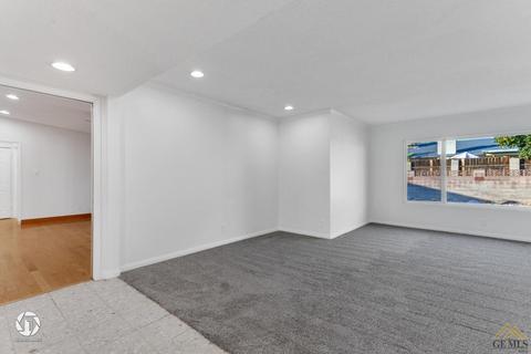 2608 Silver Dr, Bakersfield, CA 93306 photo 7
