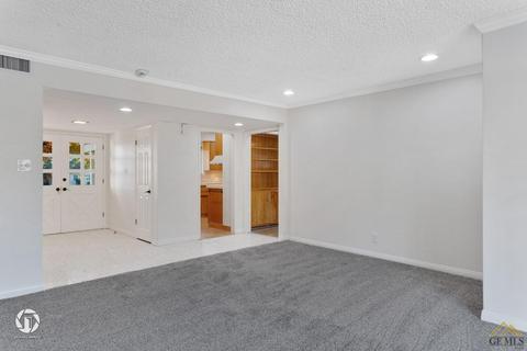 2608 Silver Dr, Bakersfield, CA 93306 photo 12