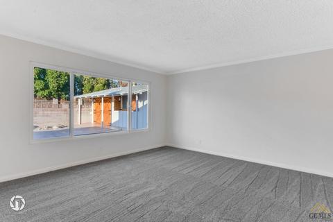 2608 Silver Dr, Bakersfield, CA 93306 photo 11