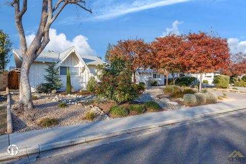 2608 Silver Dr, Bakersfield, CA 93306 photo 2