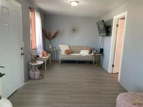 518 Taylor St, Taft, CA 93268 photo 3
