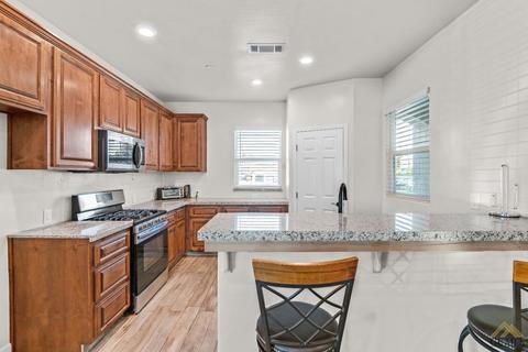 201 E Marengo Ave, Shafter, CA 93263 photo 9