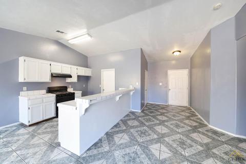 9100 Maxwell Ct, Lamont, CA 93241 photo 7
