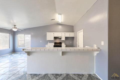 9100 Maxwell Ct, Lamont, CA 93241 photo 9