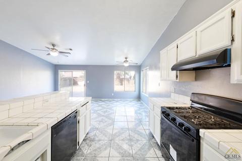 9100 Maxwell Ct, Lamont, CA 93241 photo 12