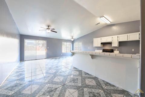 9100 Maxwell Ct, Lamont, CA 93241 photo 6