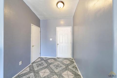 9100 Maxwell Ct, Lamont, CA 93241 photo 14