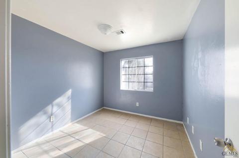 9100 Maxwell Ct, Lamont, CA 93241 photo 17