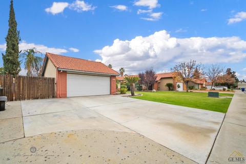 4704 Wetherby Ct, Bakersfield, CA 93311 photo 3