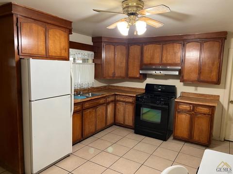 9901 Waco Ave, Lamont, CA 93241 photo 3