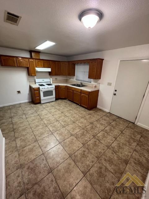 1050 8th Pl, Wasco, CA 93280 photo 2