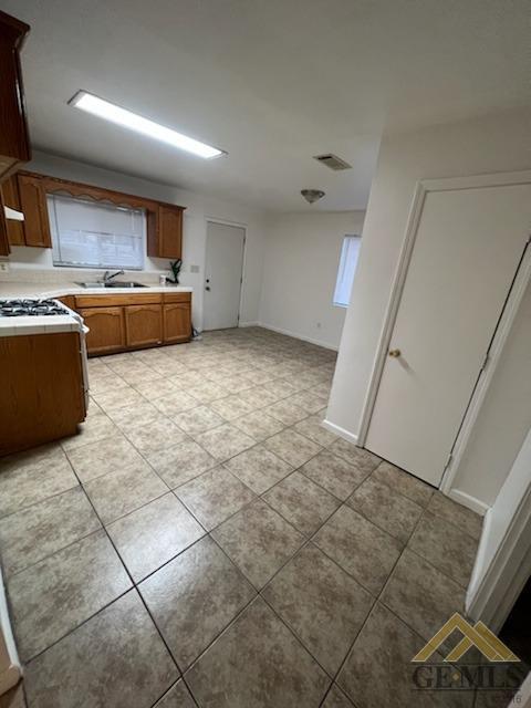 1050 8th Pl, Wasco, CA 93280 photo 3