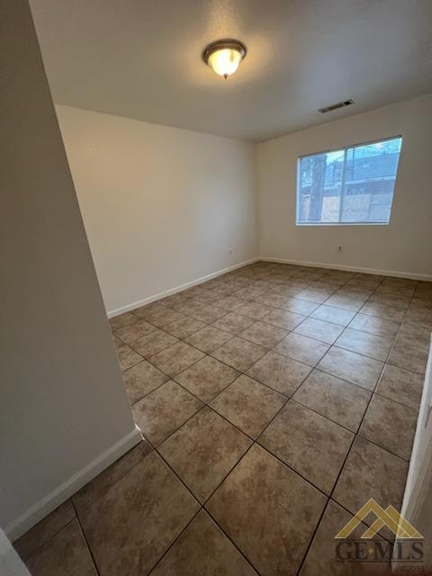 1050 8th Pl, Wasco, CA 93280 photo 4