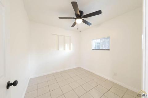 10409 Wilson Rd, Lamont, CA 93241 photo 6
