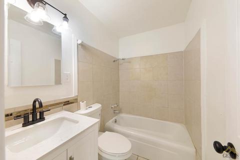 10409 Wilson Rd, Lamont, CA 93241 photo 5
