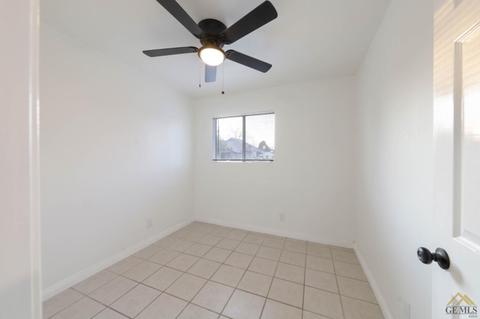 10409 Wilson Rd, Lamont, CA 93241 photo 4