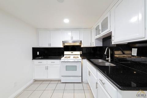 10409 Wilson Rd, Lamont, CA 93241 photo 9