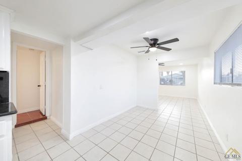 10409 Wilson Rd, Lamont, CA 93241 photo 10