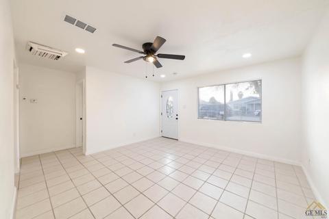 10409 Wilson Rd, Lamont, CA 93241 photo 3