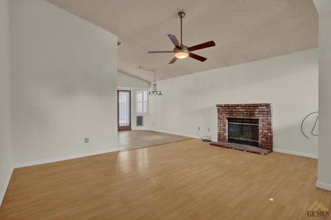 1008 Eubanks Ave, Bakersfield, CA 93307 photo 8