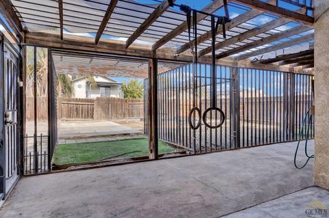 1008 Eubanks Ave, Bakersfield, CA 93307 photo 26