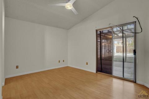 1008 Eubanks Ave, Bakersfield, CA 93307 photo 14