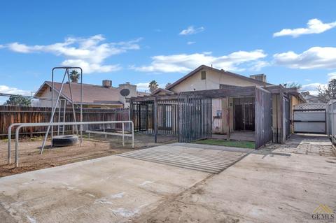 1008 Eubanks Ave, Bakersfield, CA 93307 photo 27