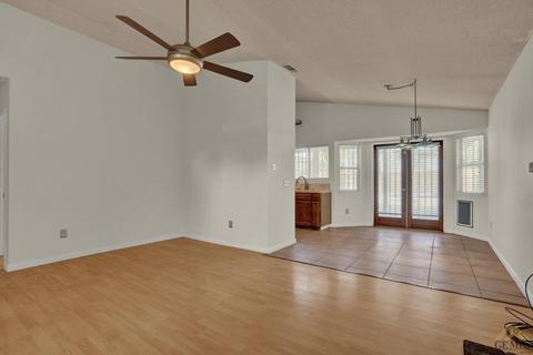 1008 Eubanks Ave, Bakersfield, CA 93307 photo 3