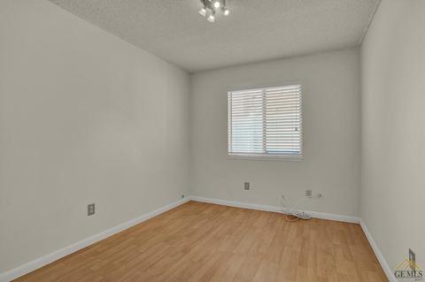 1008 Eubanks Ave, Bakersfield, CA 93307 photo 22