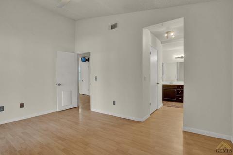 1008 Eubanks Ave, Bakersfield, CA 93307 photo 17