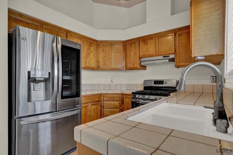 1008 Eubanks Ave, Bakersfield, CA 93307 photo 11