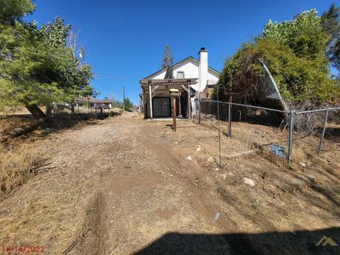 21100 Hacienda Dr, Tehachapi, CA 93561 photo 3