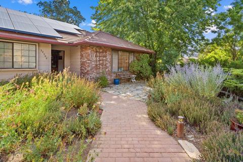 24500 Stine Ct, Tehachapi, CA 93561 photo 2