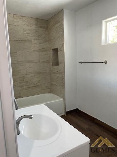 513 Tyler St, Taft, CA 93268 photo 4