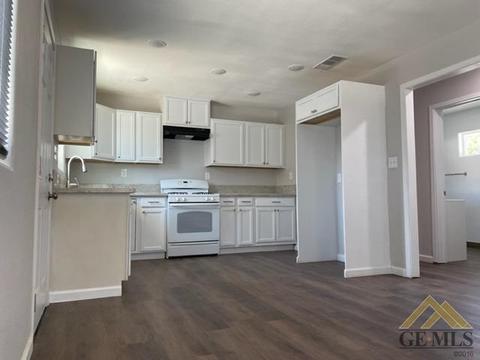 513 Tyler St, Taft, CA 93268 photo 2