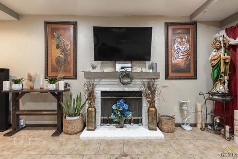 1125 Eubanks Ave, Bakersfield, CA 93307 photo 9