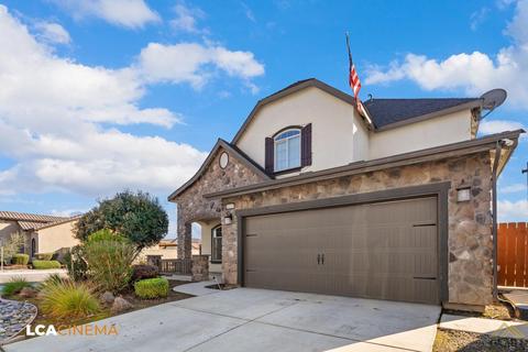 9325 Red Pine Dr, Shafter, CA 93263 photo 2