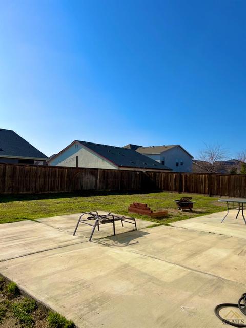 9325 Red Pine Dr, Shafter, CA 93263 photo 21