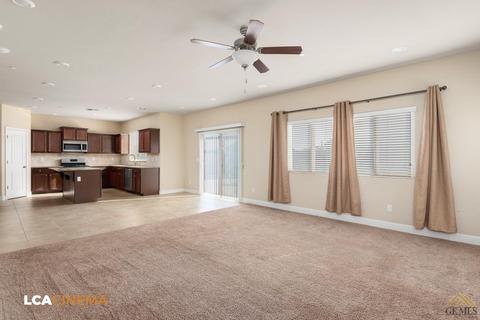 9325 Red Pine Dr, Shafter, CA 93263 photo 5