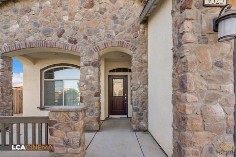 9325 Red Pine Dr, Shafter, CA 93263 photo 4