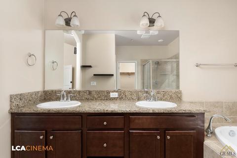 9325 Red Pine Dr, Shafter, CA 93263 photo 20