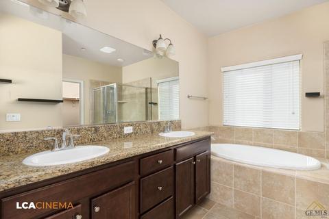 9325 Red Pine Dr, Shafter, CA 93263 photo 19