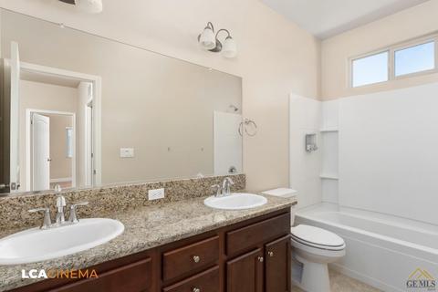 9325 Red Pine Dr, Shafter, CA 93263 photo 14