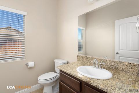 9325 Red Pine Dr, Shafter, CA 93263 photo 10